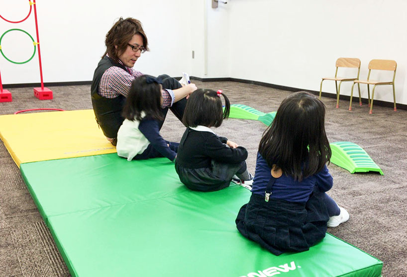 写真「夏の幼稚園受験対策講座 授業の様子」